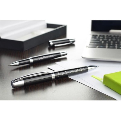 Zestaw piśmienniczy California z grawerem – styl i elegancja w każdym detalu