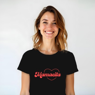 Koszulka „Mamacita” z Szkicem Serduszka – Stylowy Wyraz Kobiecej Siły!