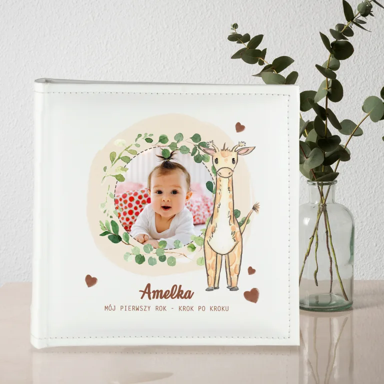 PERSONALIZOWANY ALBUM „MÓJ PIERWSZY ROK - KROK PO KROKU”