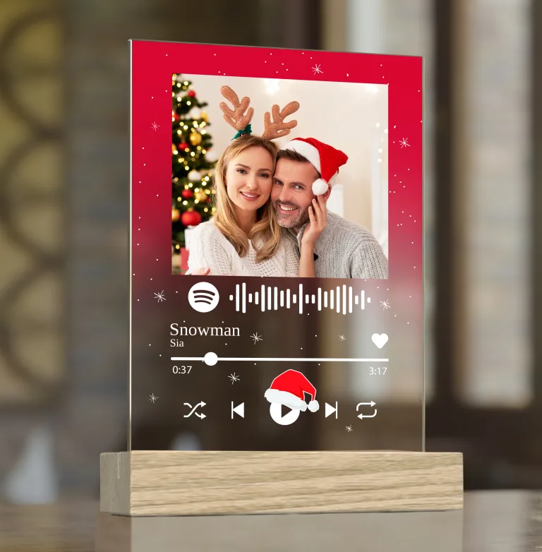 Świąteczna Statuetka z Kodem Spotify i Zdjęciem – Wyjątkowy Prezent z Muzyką