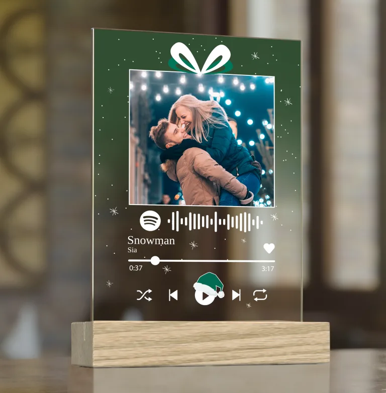 Świąteczna Statuetka Spotify ze Zdjęciem i Kodem do Piosenki – Magia Muzyki w Eleganckiej Formie
