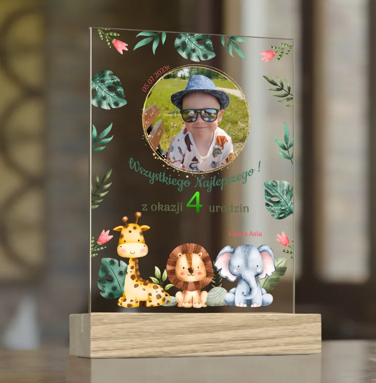 Statuetka ze Zdjęciem na Urodziny dla Chłopca – Personalizowany Prezent ze Zwierzątkami