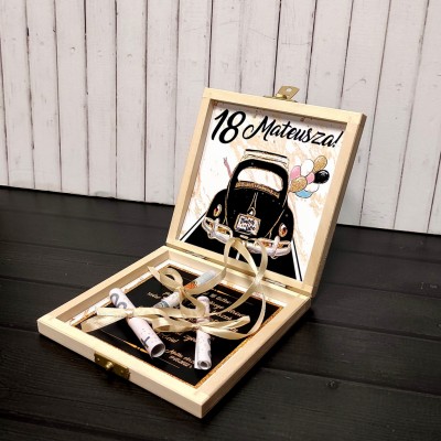 18 urodziny pudełko z życzeniami na pieniądze