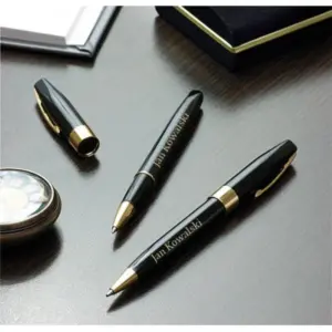 Zestaw piśmienniczy Arizona z grawerem – elegancja i osobisty akcent