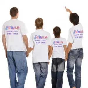 Komplet 4 koszulek „Family” – stylowy zestaw dla całej rodziny!