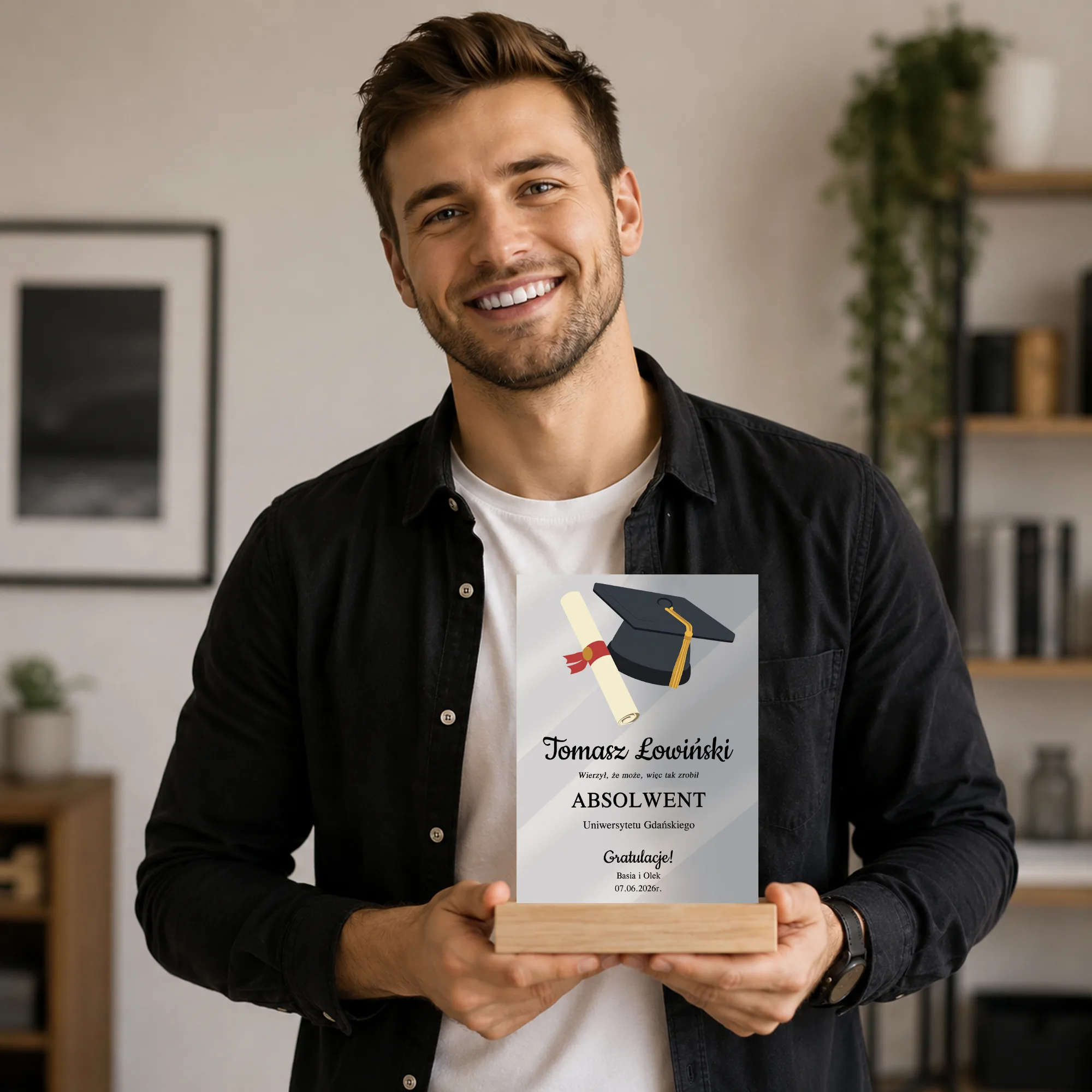 Statuetka dla Absolwenta – Personalizowana Pamiątka Ukończenia Studiów dla Chłopaka - obrazek 4