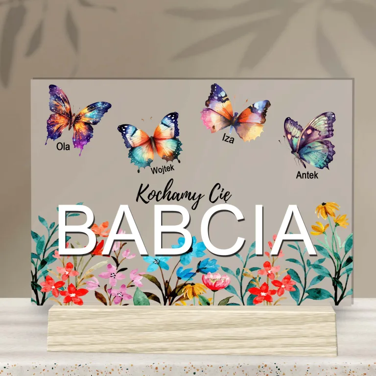 Personalizowana Statuetka dla Babci „Kochamy Cię” – Motylki z Imionami Wnuków